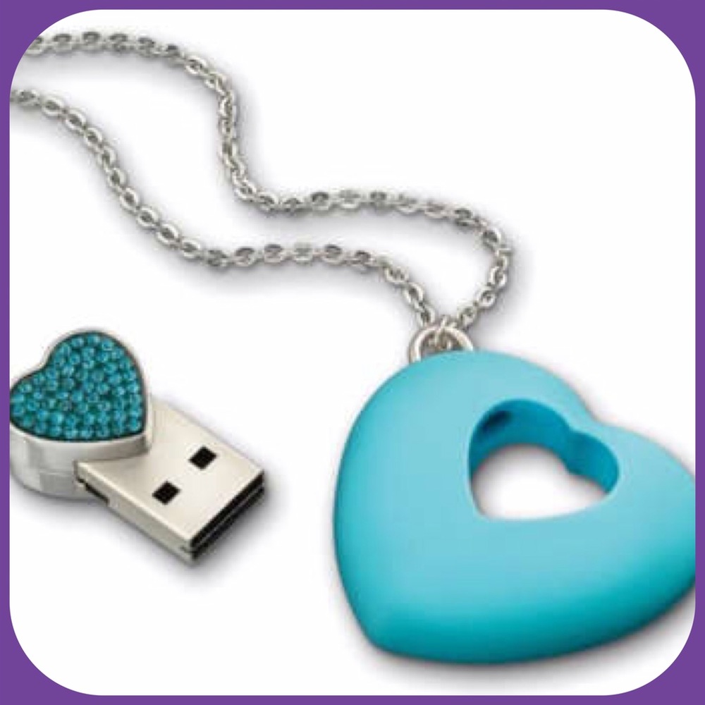 Swarovski Crystal Heart Pendant 4G USB Key